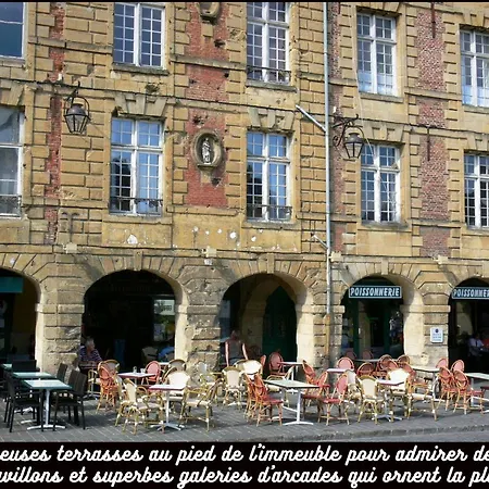 Charleville-Mezieres: Belle Vue Place Ducale Exterior photo