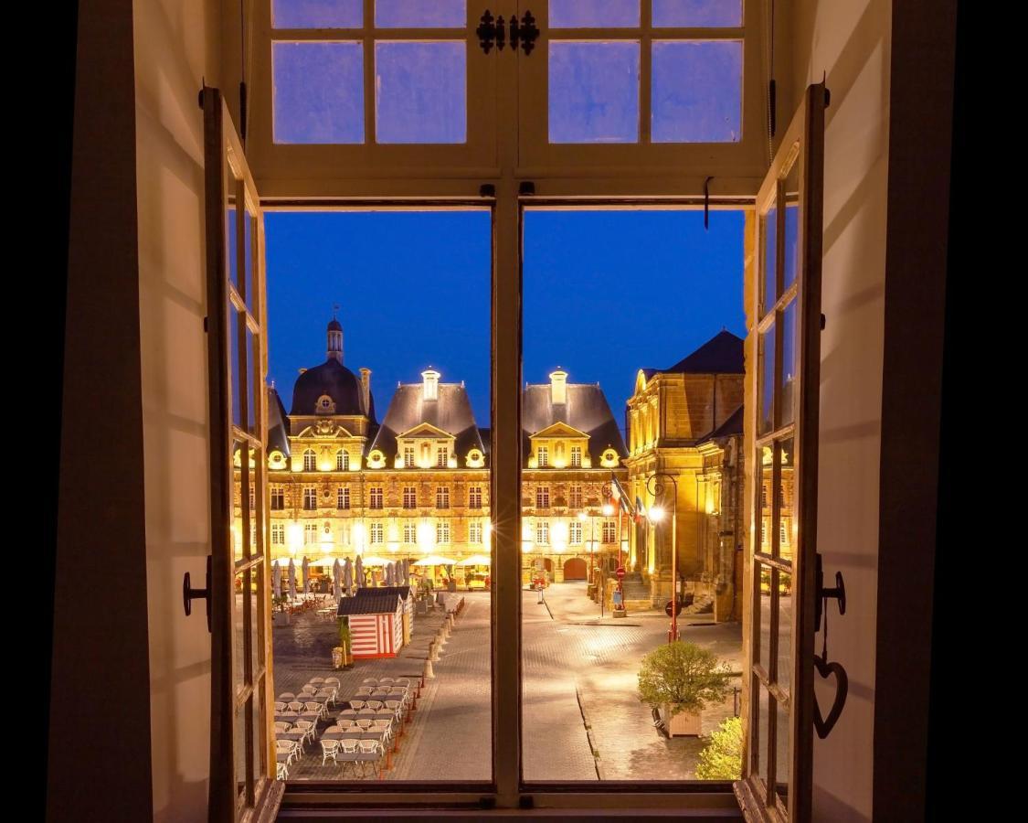 Apartment Charleville-mezieres: Belle Vue Place Ducale *