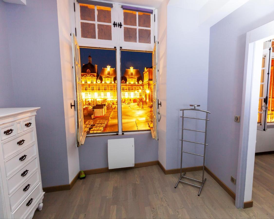 Apartment Charleville-mezieres: Belle Vue Place Ducale