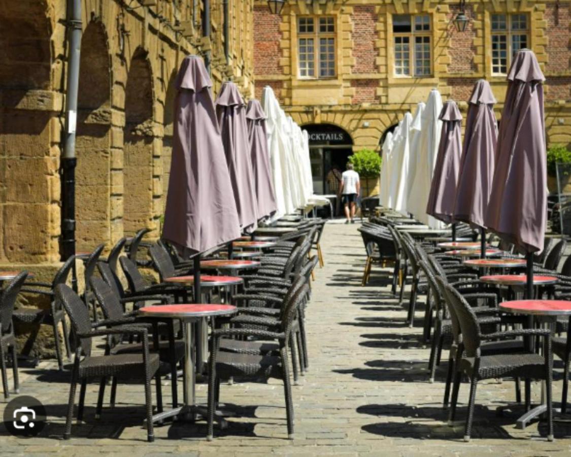 Charleville-mezieres: Belle Vue Place Ducale